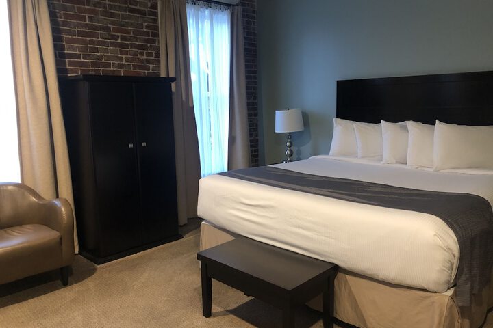 Room 32 of 105