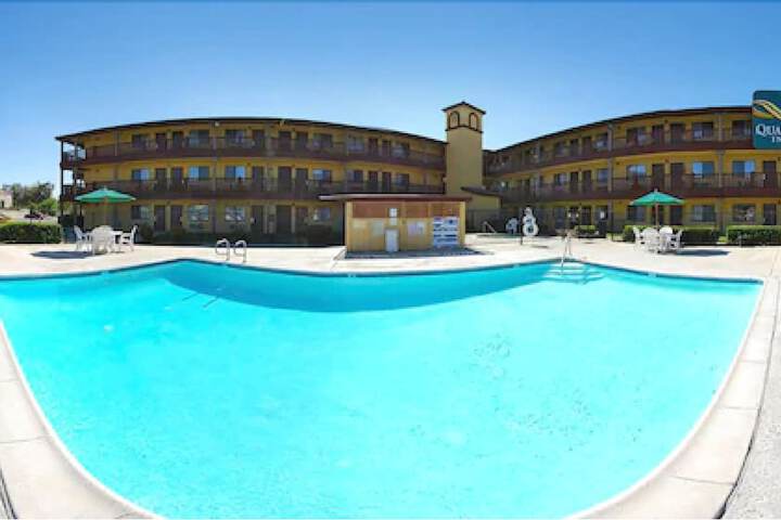 Pool 7 of 33