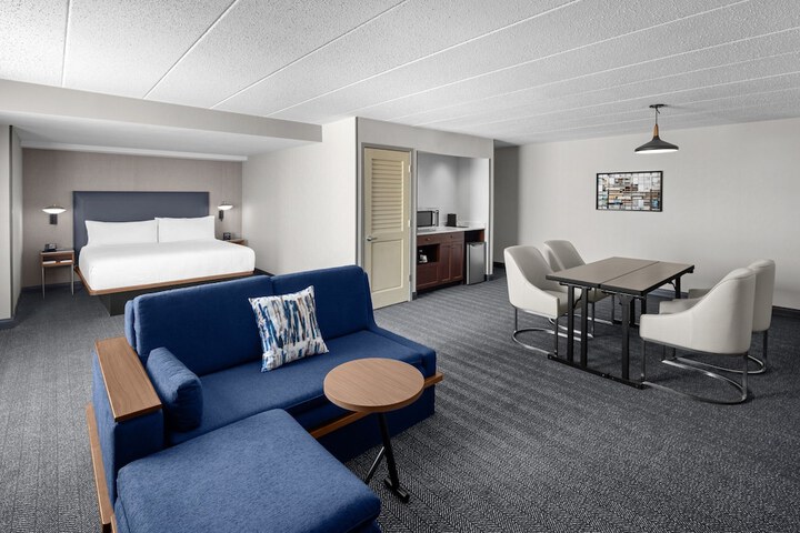 Room 13 of 42