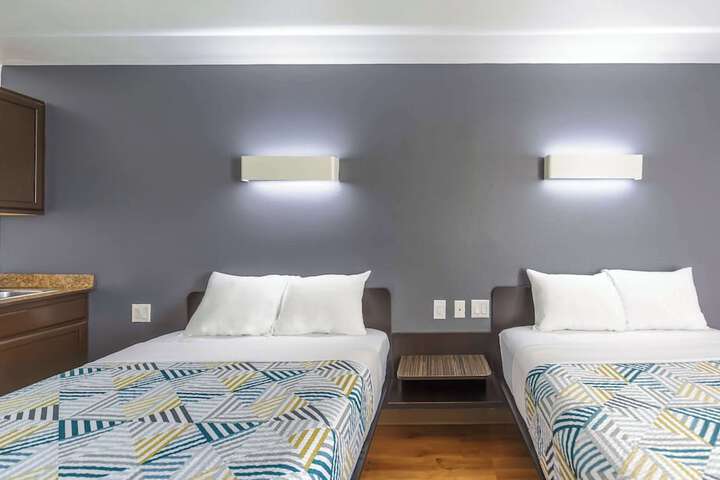 Room 18 of 25