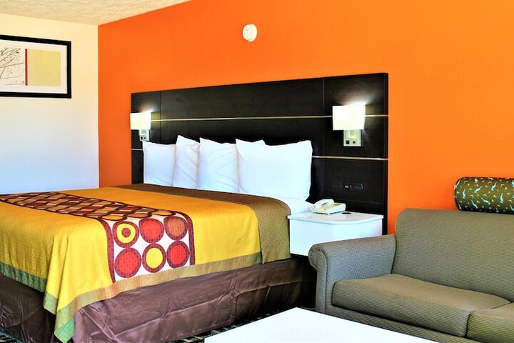 Room 15 of 23