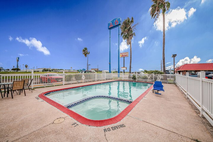 Pool 4 of 26
