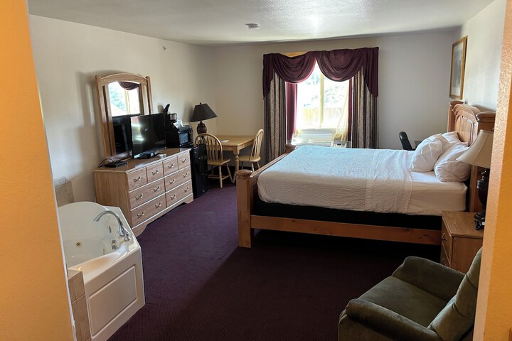 Room 8 of 38
