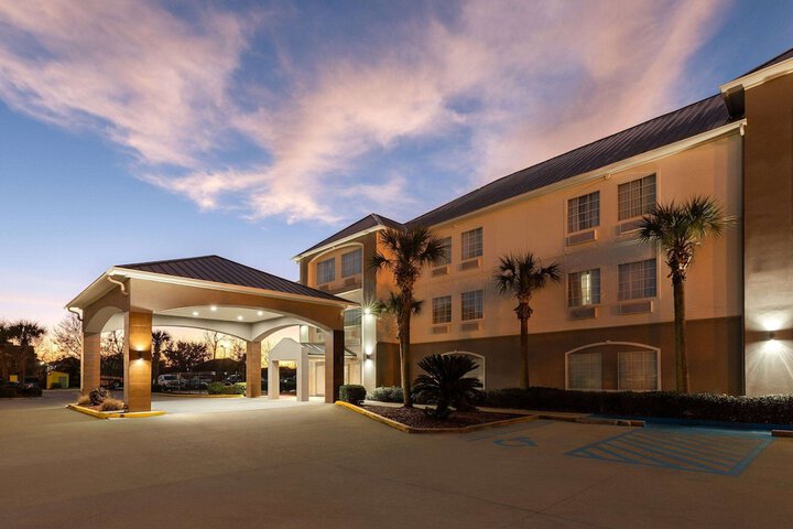 Hotel 2 of 40