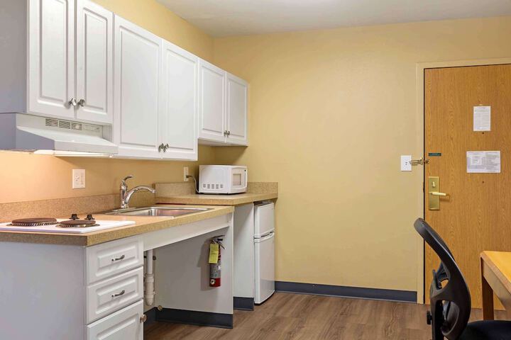 Room 12 of 28