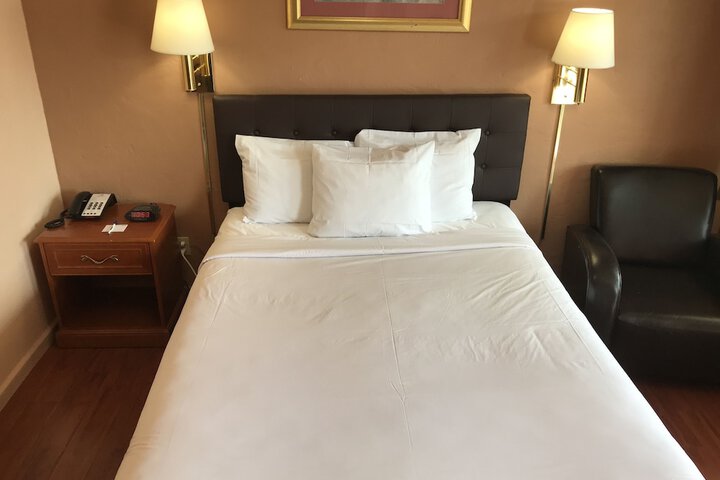 Room 8 of 25