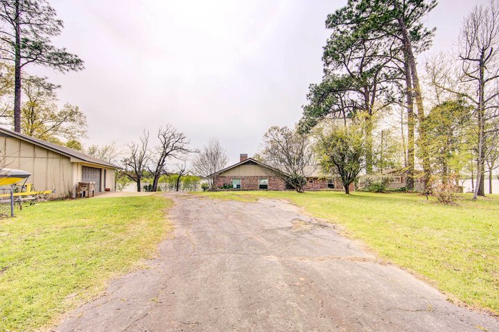 Mineola Lake House w / Dock & Fire Pit!