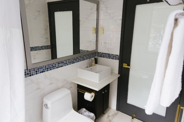 Room 15 of 21