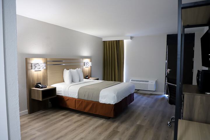 Room 46 of 65