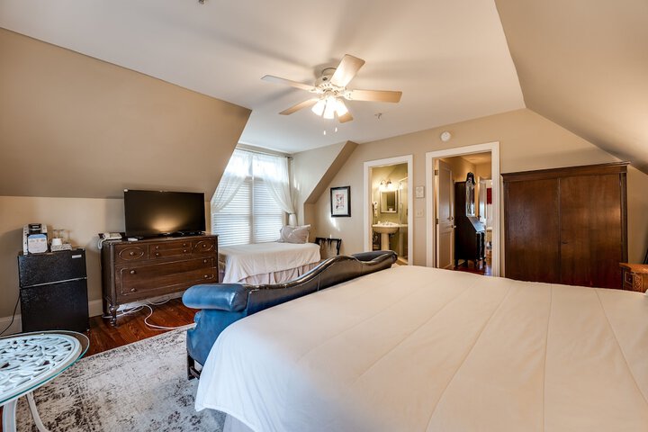 Room 56 of 103
