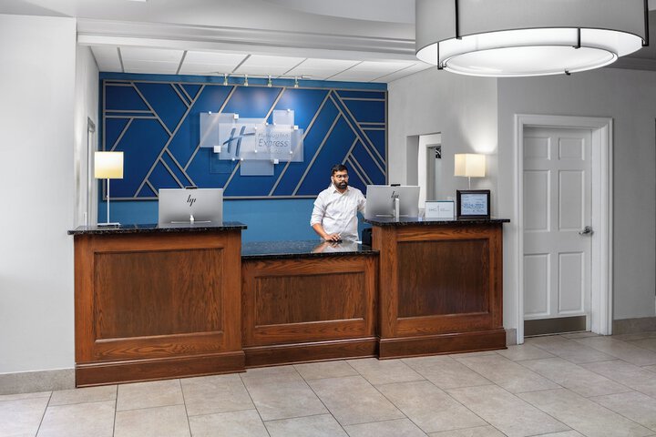 Holiday Inn Express St. Louis West - OFallon by IHG
