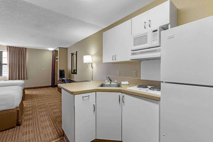 Room 12 of 27