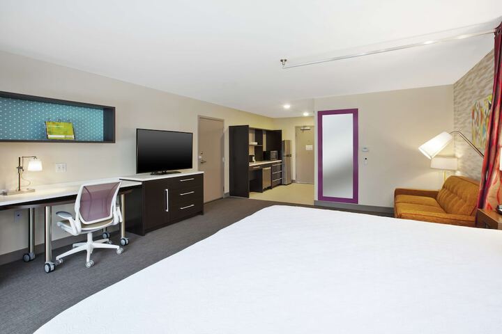 Room 9 of 27