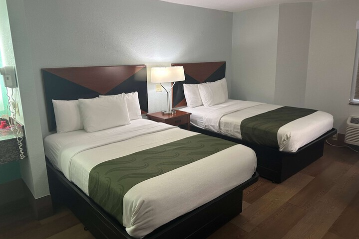 Room 10 of 22