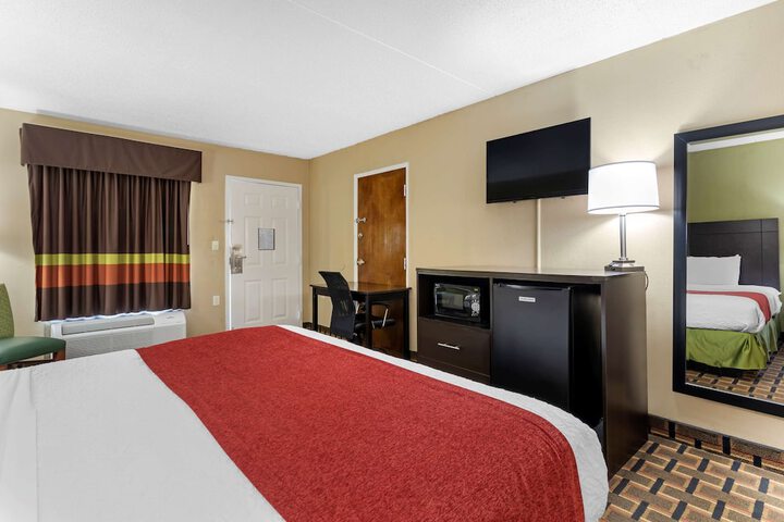 SureStay Hotel by Best Western Lenoir City