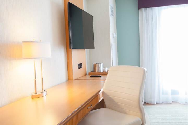 Best Western Premier Toronto Airport Carlingview Hotel