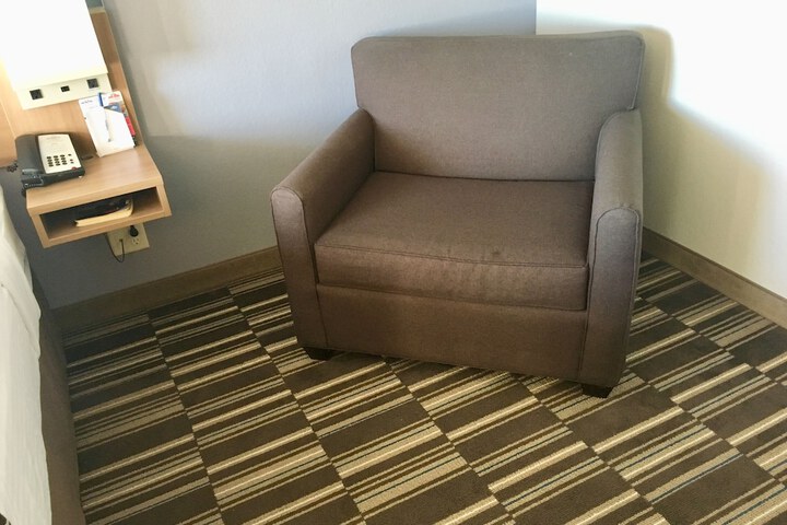 Room 33 of 61