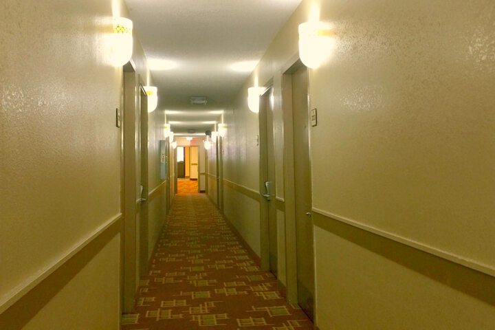 Ballroom/Hall 34 of 41