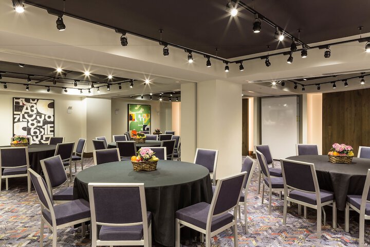 The Windsor Suites