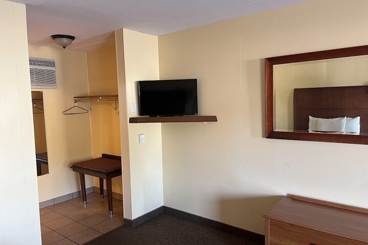 Room 299 of 443