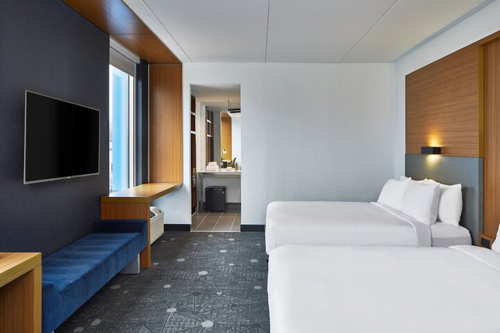 Room 27 of 63