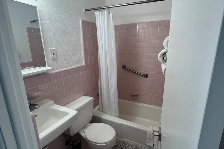 Room 26 of 37