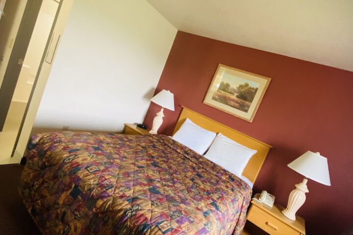 Herington Inn & Suites