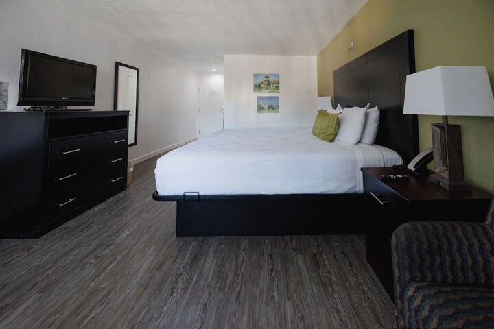 Room 26 of 40