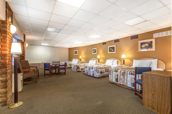 Room 10 of 44