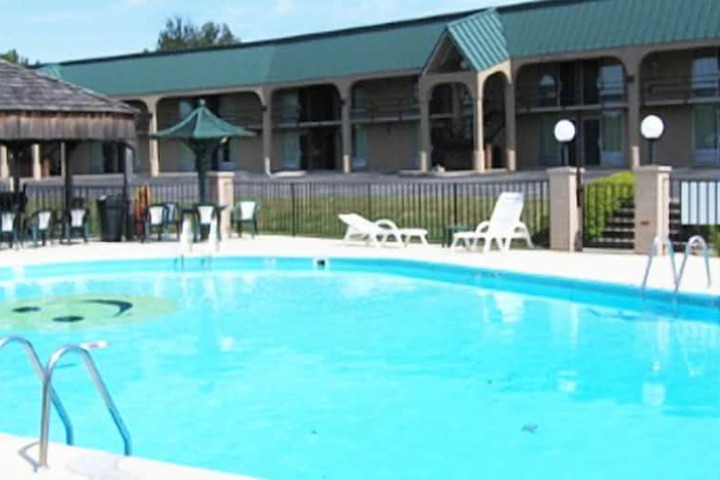 Pool 7 of 17
