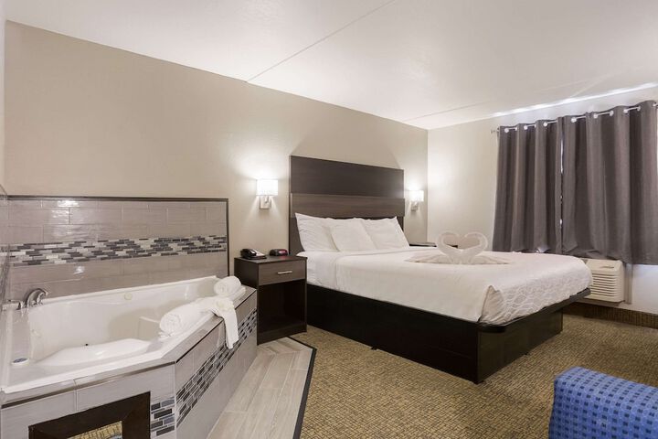 Room 21 of 28