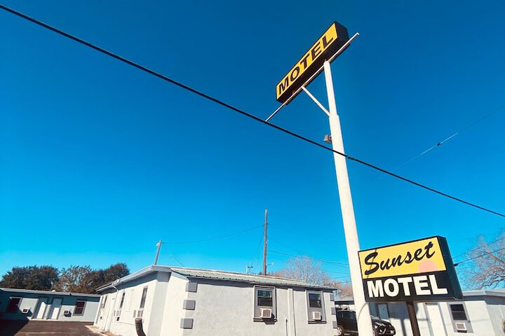 Hotel 4 of 21