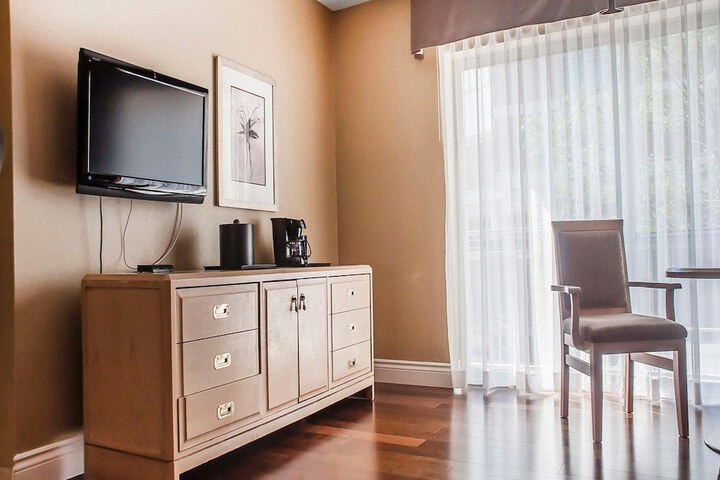 Room 14 of 32
