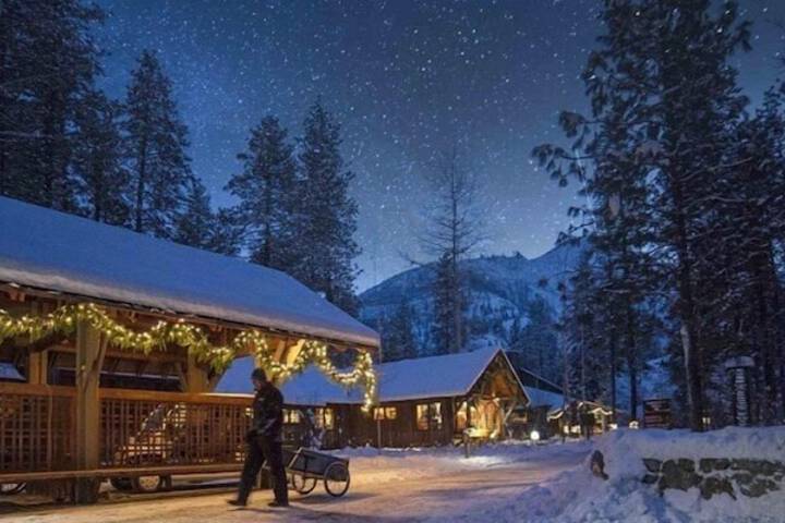 Sleeping Lady Mountain Resort & Spa