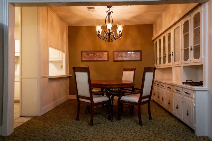 Room 13 of 43