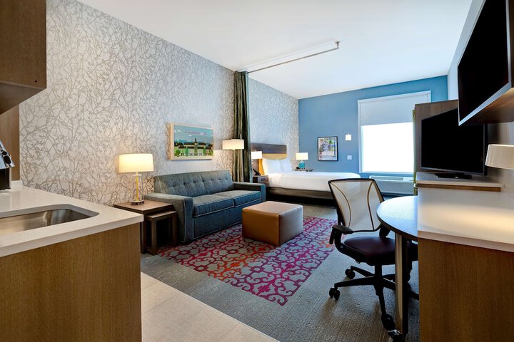 Room 27 of 48