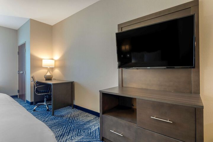 Room 11 of 38