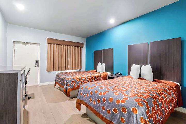 Econo Lodge Inn & Suites Channelview - Houston East