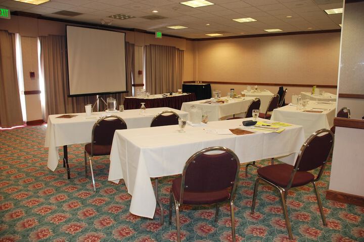 Oakland Airport Executive Hotel