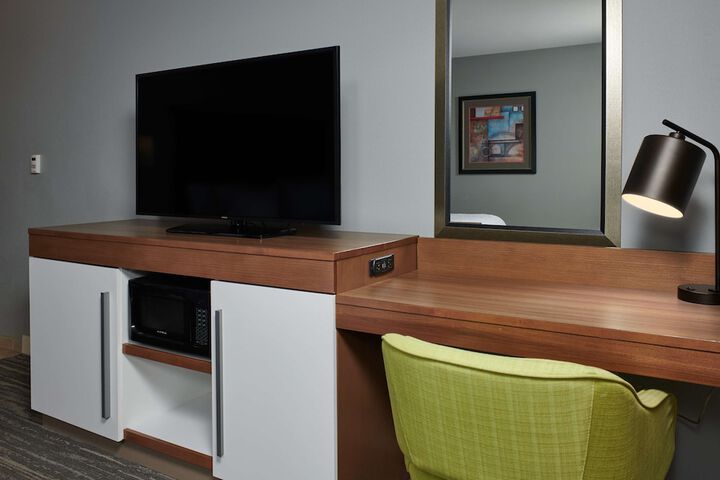 Room 26 of 85