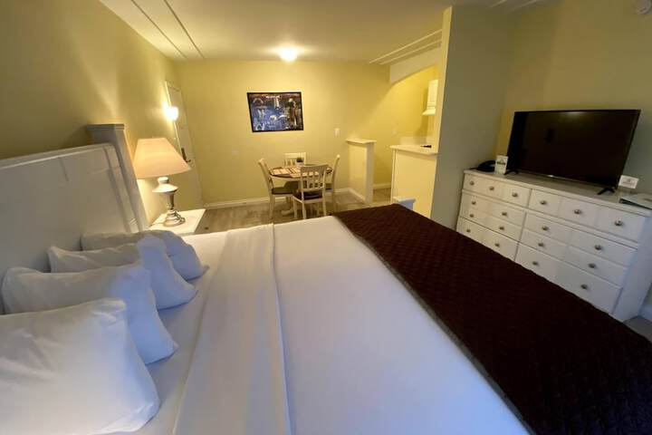 Hollywood Celebrity Hotel