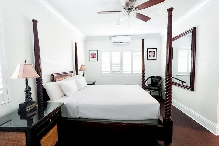 Room 34 of 37