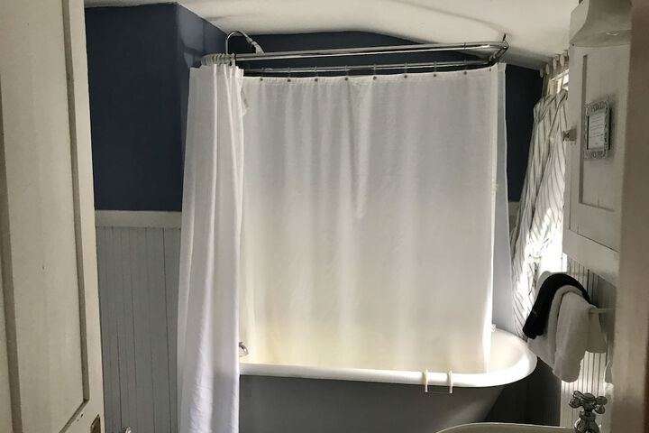 Room 35 of 62