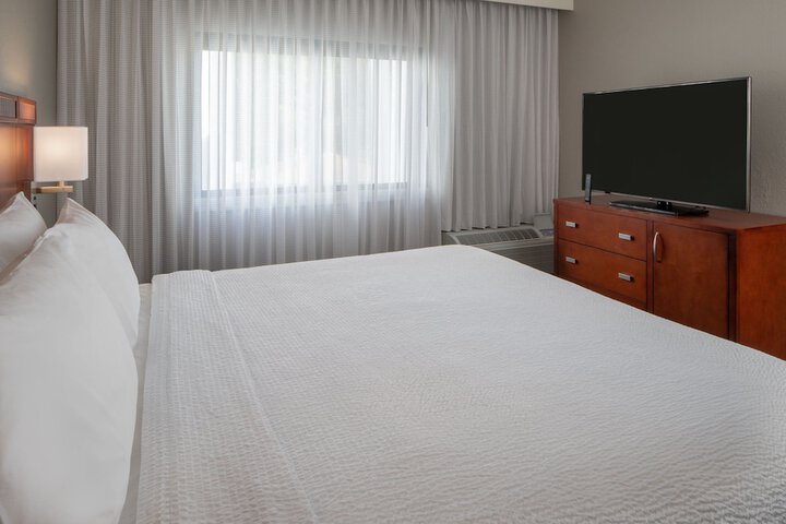 Room 16 of 25