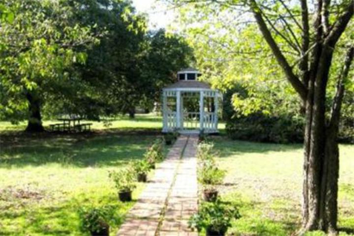 Allas Historical B & B
