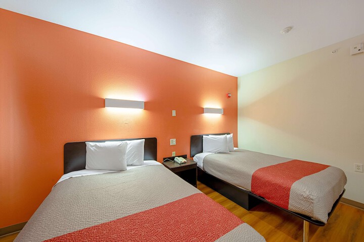 Motel 6 Rhome TX