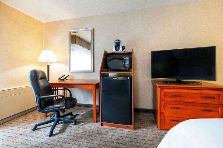 Room 28 of 54