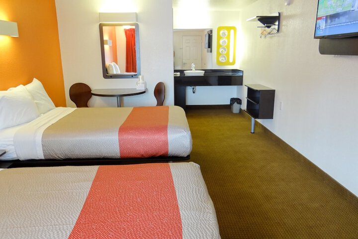 Room 28 of 30