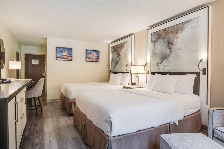 Cottonwood Suites Savannah Hotel & Conference Center