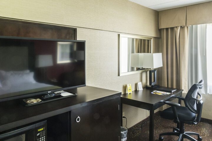Room 16 of 34
